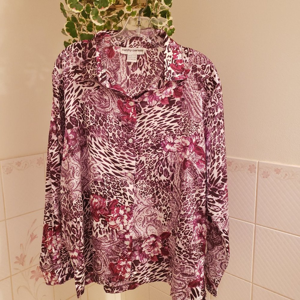 NWT Cathy Daniels LS Top